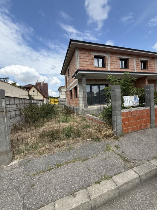 Casa de vanzare