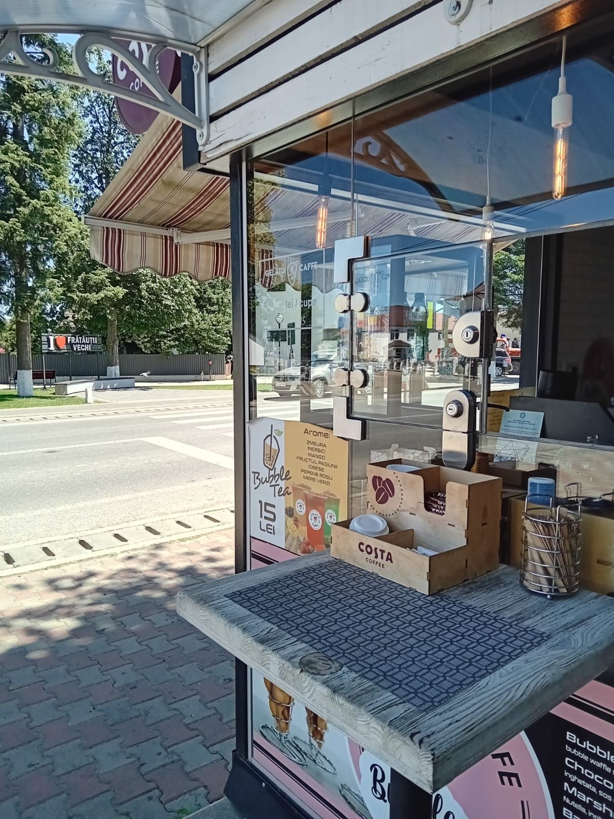 Vând afacere cafenea