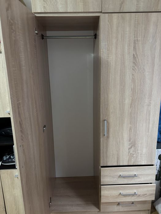 Dulap de camera ,culoare crem