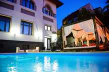 Inchiriere Camere cu si fara Jacuzzi in Vila Cetate Residence