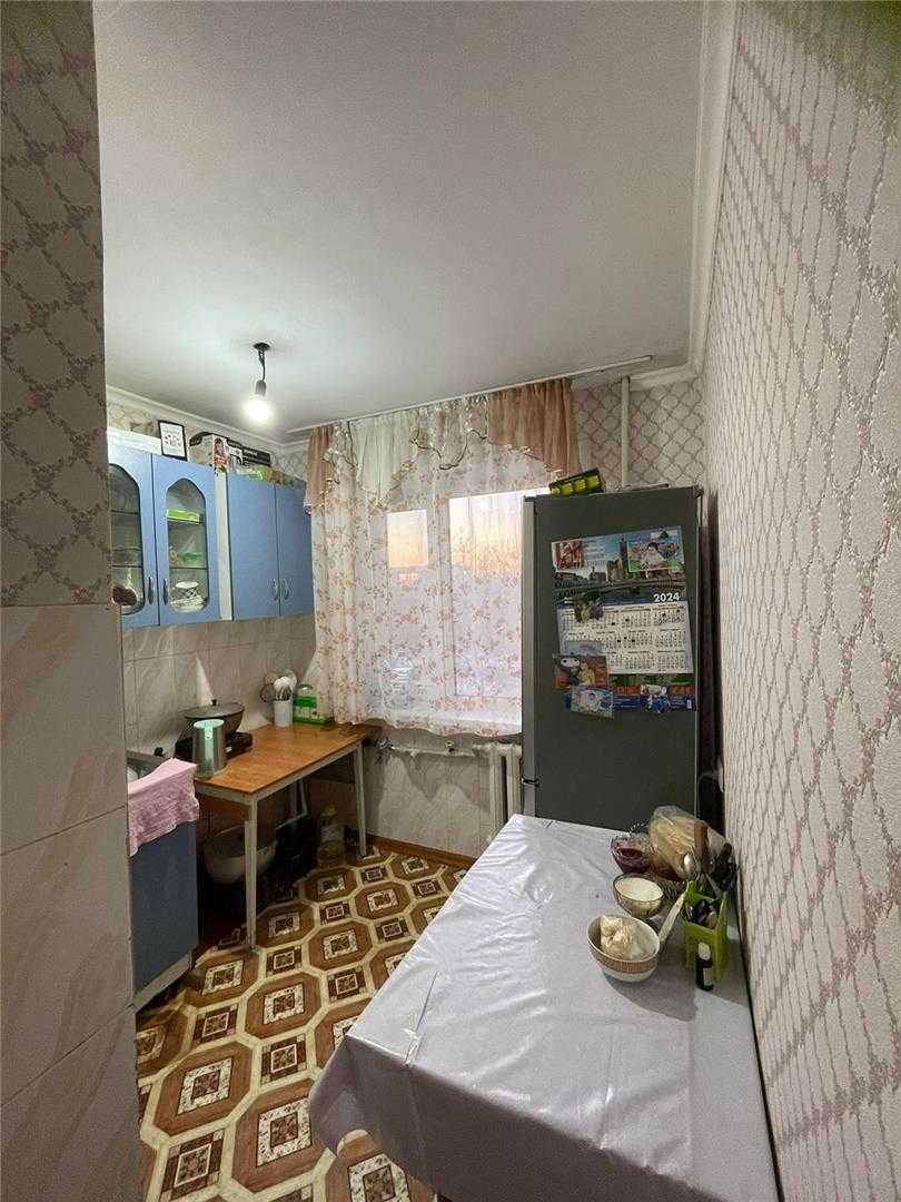 Продам 1-комнатную квартиру 17 микр. Не в залоге!!! 3-этаж.