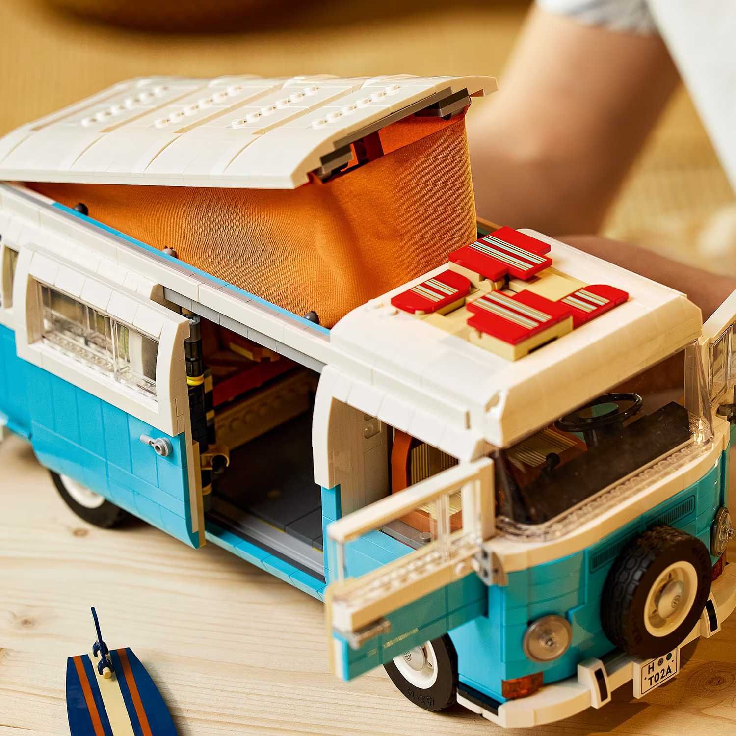 Lego Volkswagen T2 Camper Van