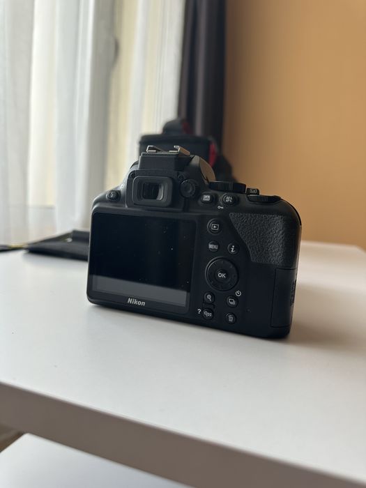 Продавам Nikon D3500