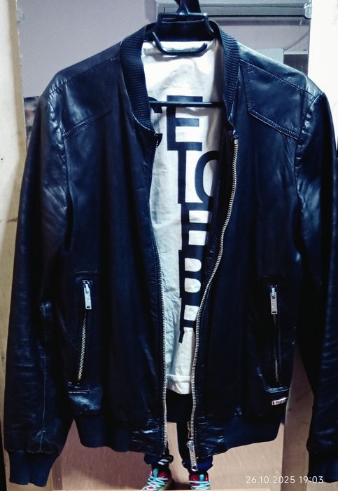 Кожаная куртка продам
