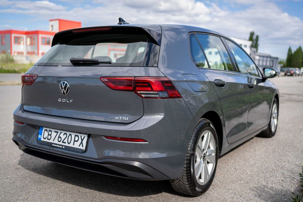 Продавам Volkswagen Golf 8 - Life 1.5 e-TSI hybrid