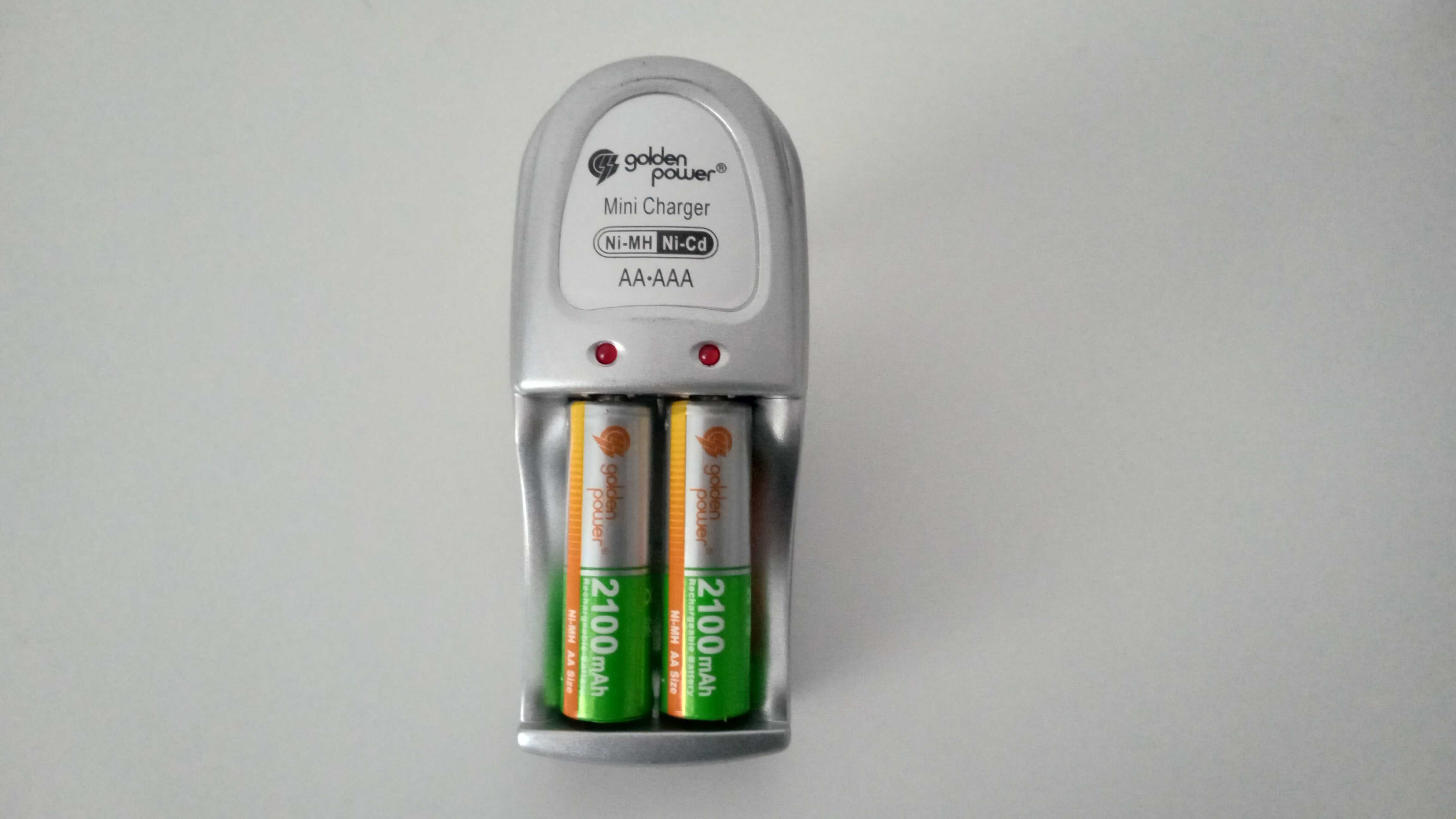 Incarcatoare baterii AA reincarcabile cu acumulatorii aferenti