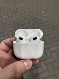 Наушники AirPods