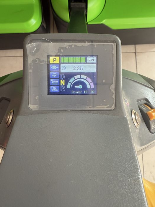 Transpaleta electrica 1,5 tone la 3 metri