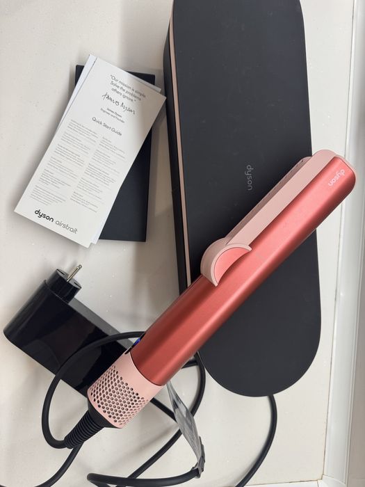 Dyson Airstrait (лимитирана серия, розово-златист цвят)