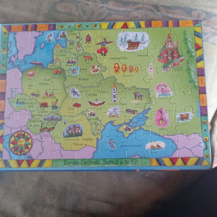 Carte Europa cu 5 puzzle-uri a cate 48 de piese fiecare.Editura Teora.
