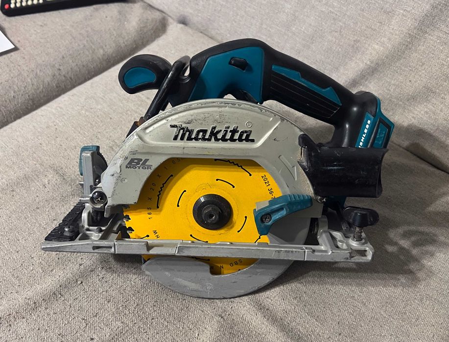 Circular Makita DHS680 18V LXT brushless doar corp functional