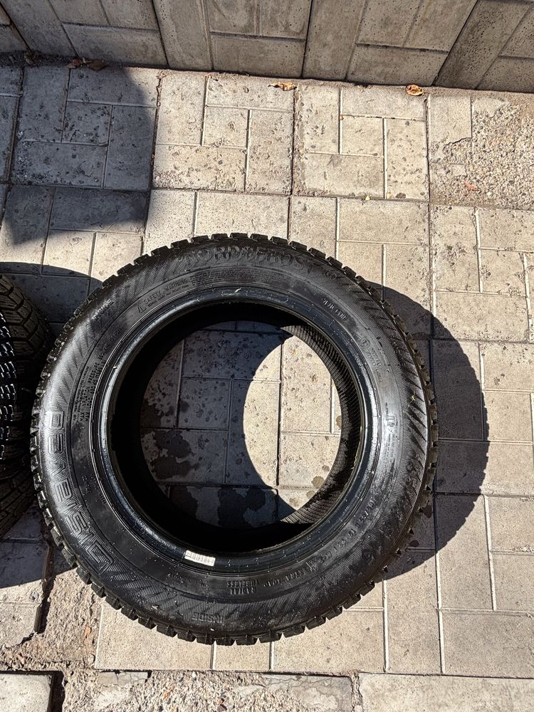 Gislaved Nord Frost 200 185/65R15 зимние шины
