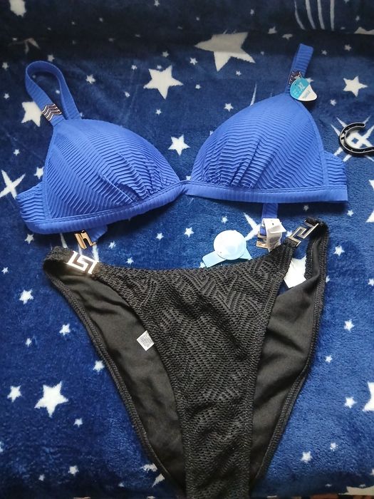 Costum de baie frumos