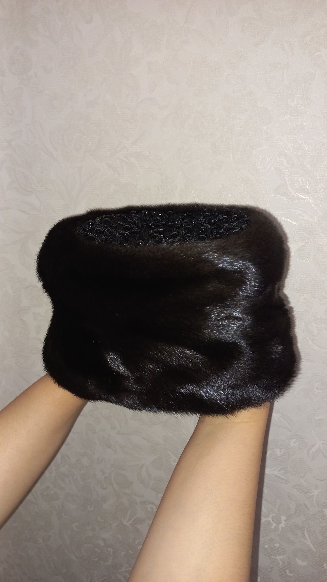 Продам норковую шапку женскую