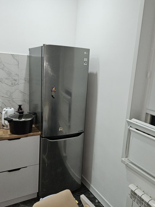 Продам холодильник LG