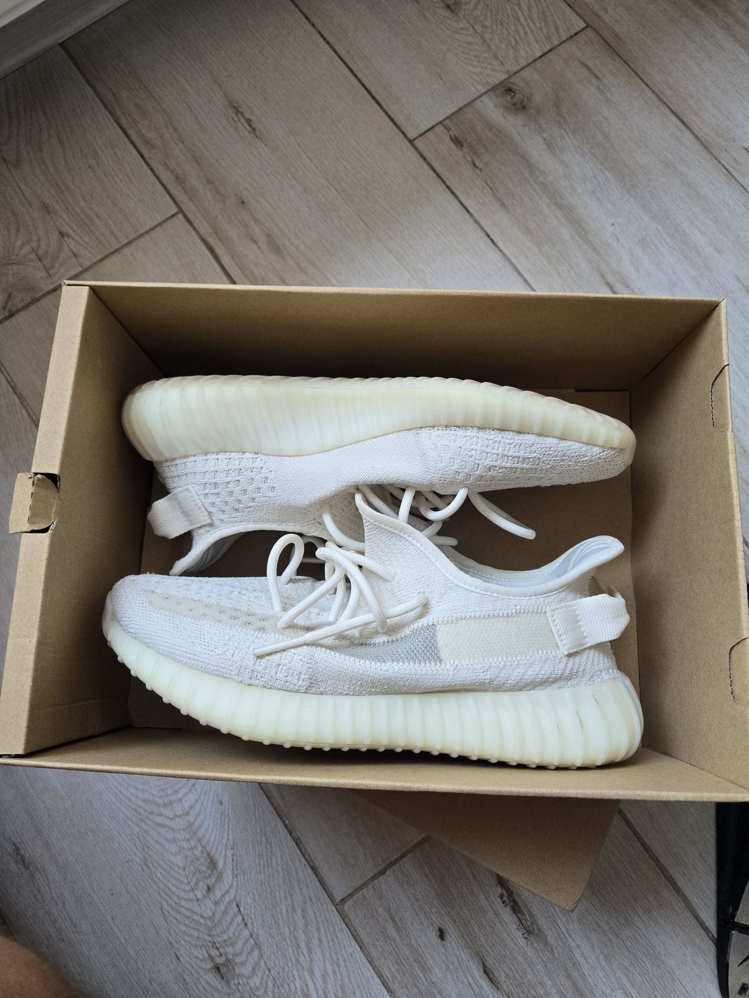 Yeezy V2 350 Bone