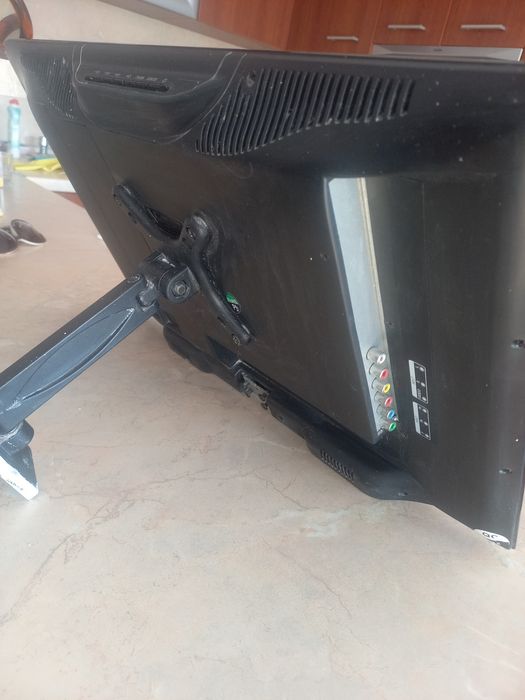 Телевизор NEO, плюс Стойка за стена