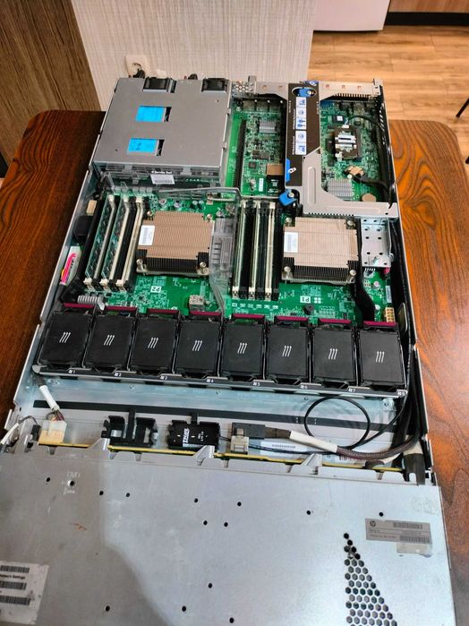 сървър - HP - ProLiant DL360e Gen8