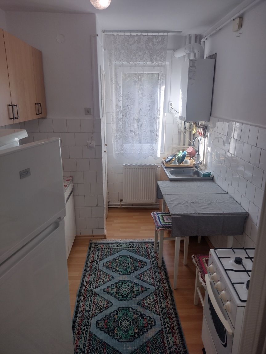 Apartament 2 camere Centrul Civic lângă facultate