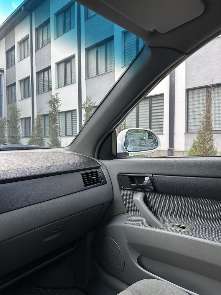 Lacetti 1.8 sotiladi srochna
