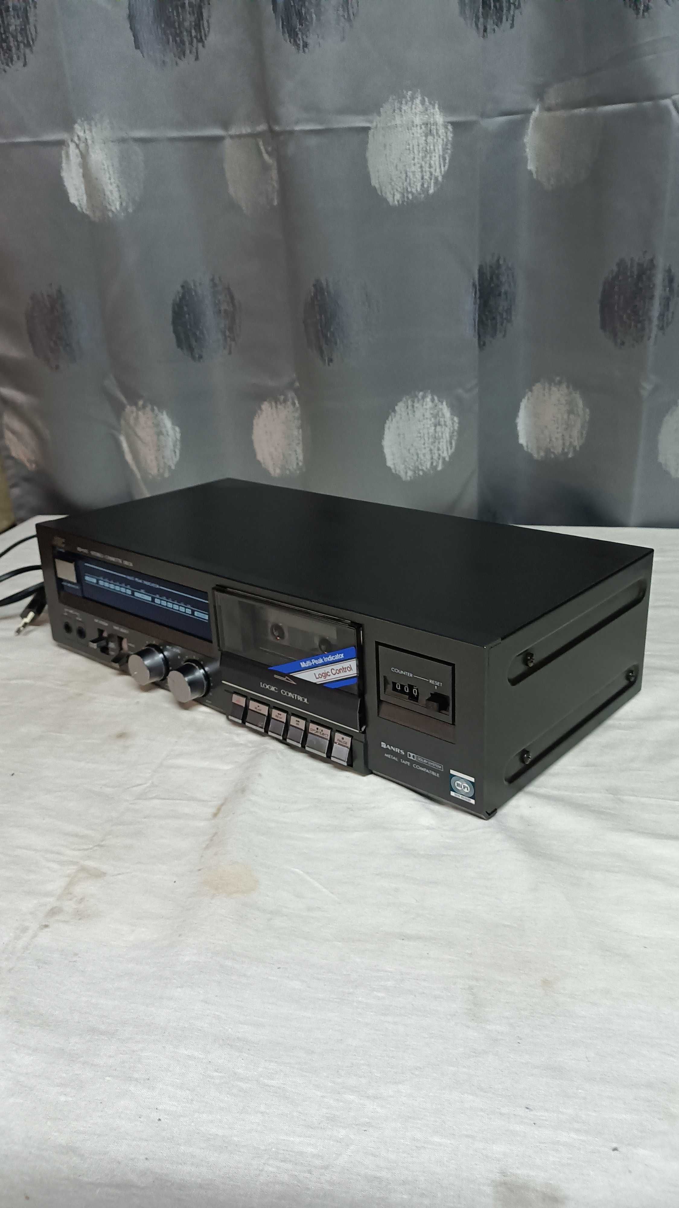 JVC KD V11 stereo cassette deck retro