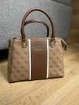 Дамска чанта : GUESS