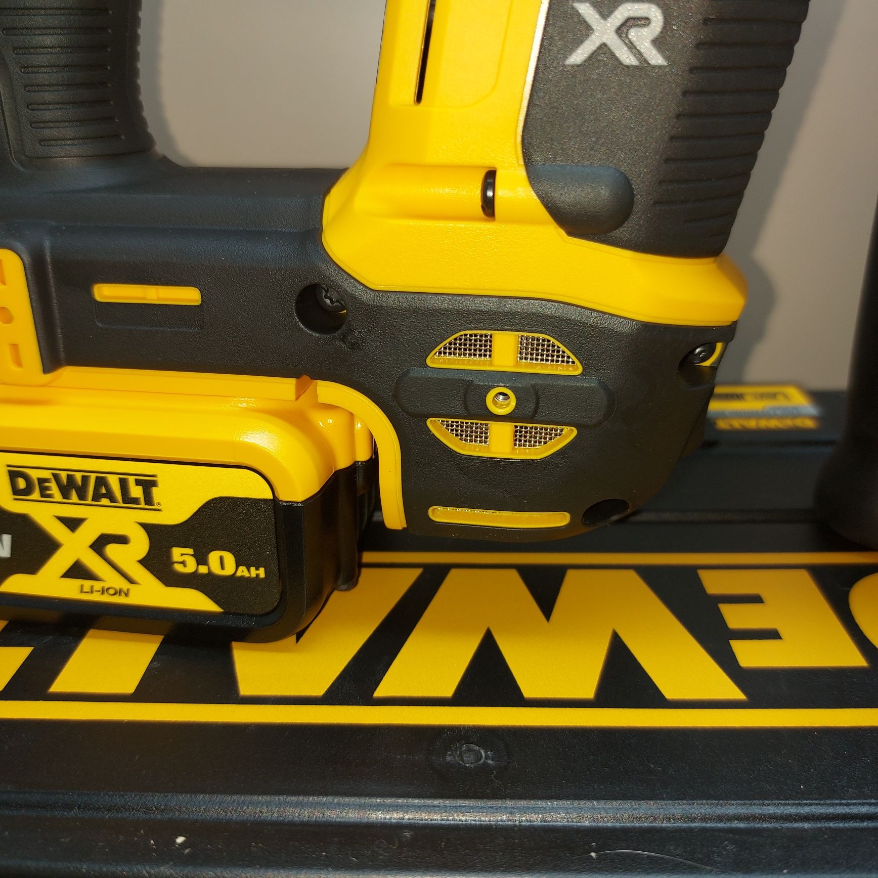 Перфоратор Dewalt DCH172P1