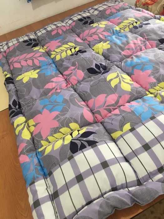 Продам матрас из хорошей белой ваты 190 х 140, из дома. Чистый, свой