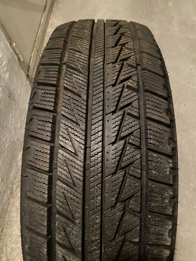 Зимни гуми 225/65/17    DOT 22