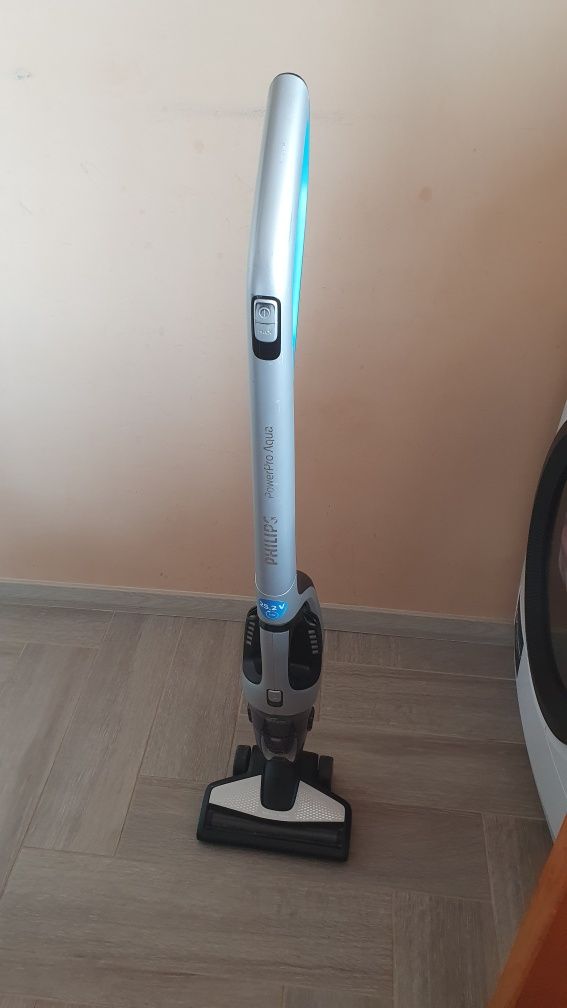 Philips PowerPro Aqua | Безкабелна прахосмукачка 3 в 1
FC6404/01