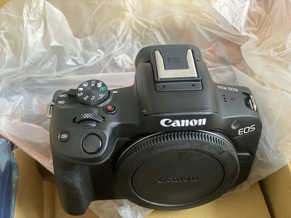 Aparat Canon EOS R50 de vanzare!