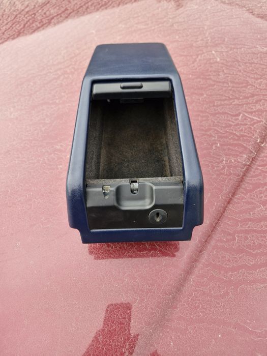 Барче за Мерцедес 124