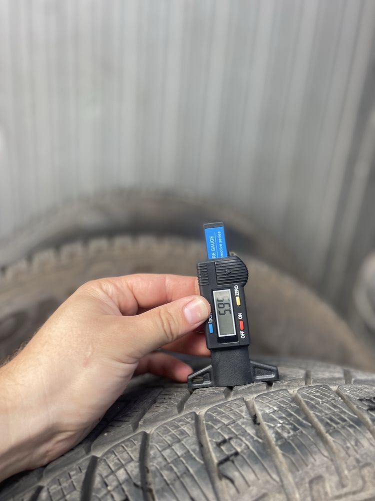 Зимни гуми 235 65 17 Pirelli scorpion