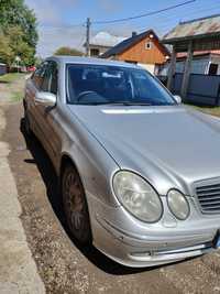 Vând sau schimb Mercedes E220