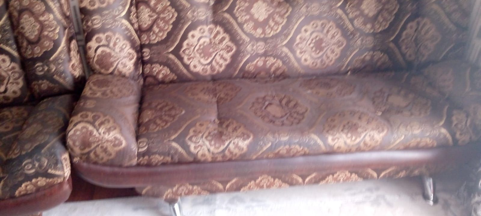 Продам диван с креслами