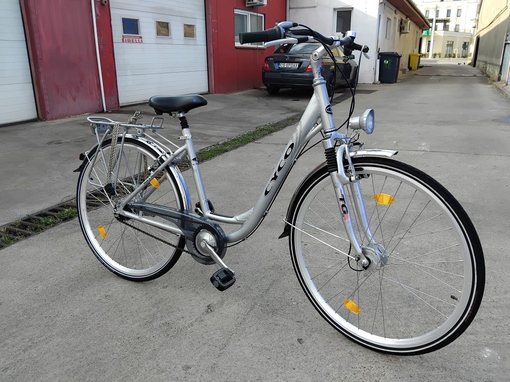 Vând bicicleta din aluminiu pentru damă