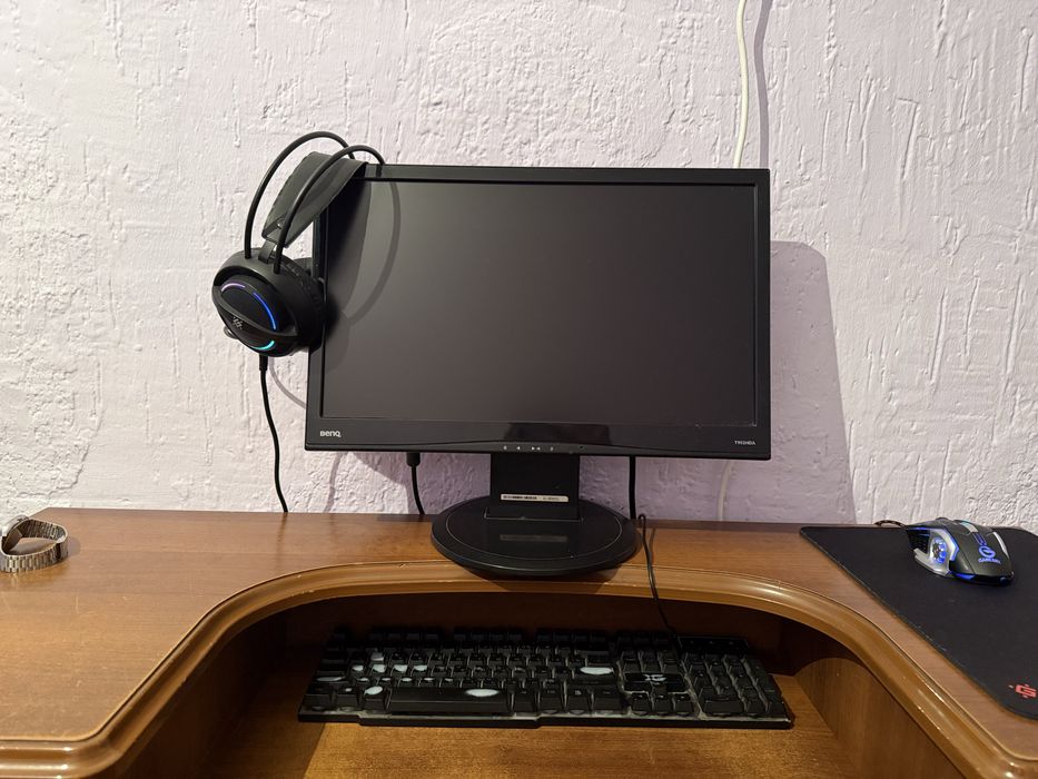 Комьютер, рабочий, полный комлпект. + Стол для ПК