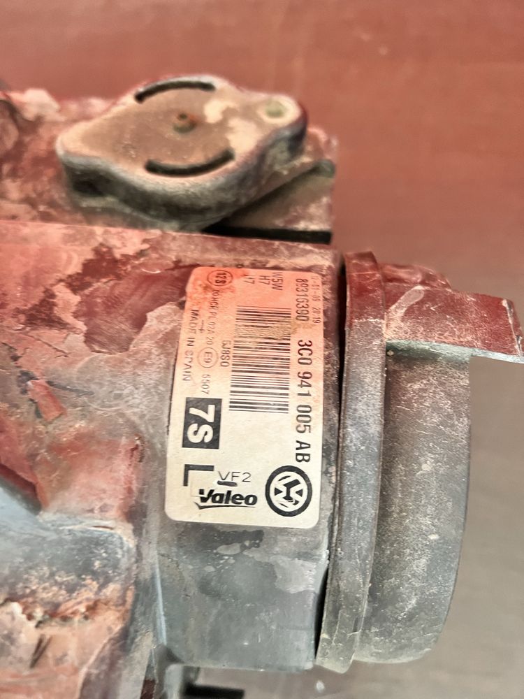 Far stanga halogen Vw Passat B6