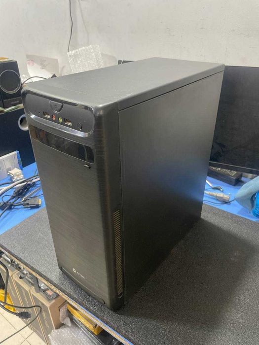 Stol kompiyuteri sotiladi