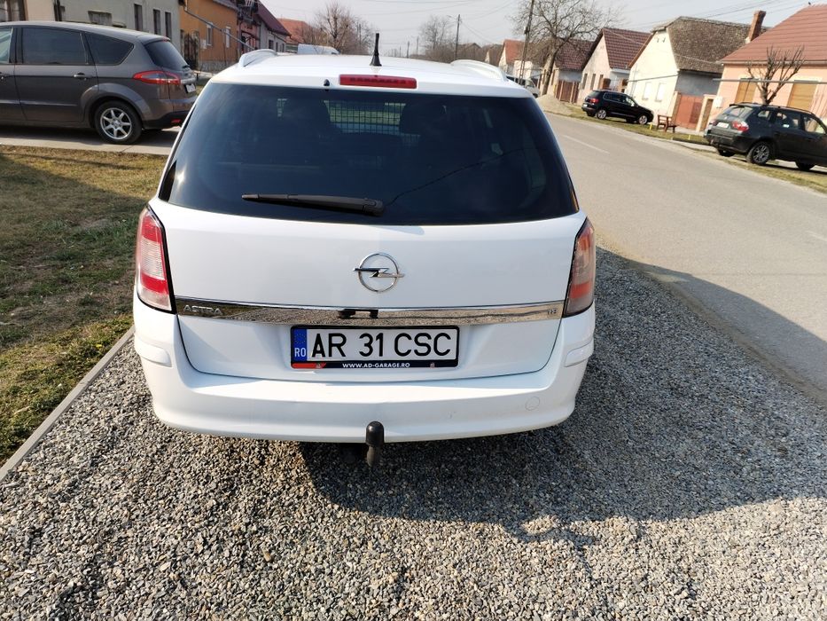 Vând Opel Astra H 1.8 benzină