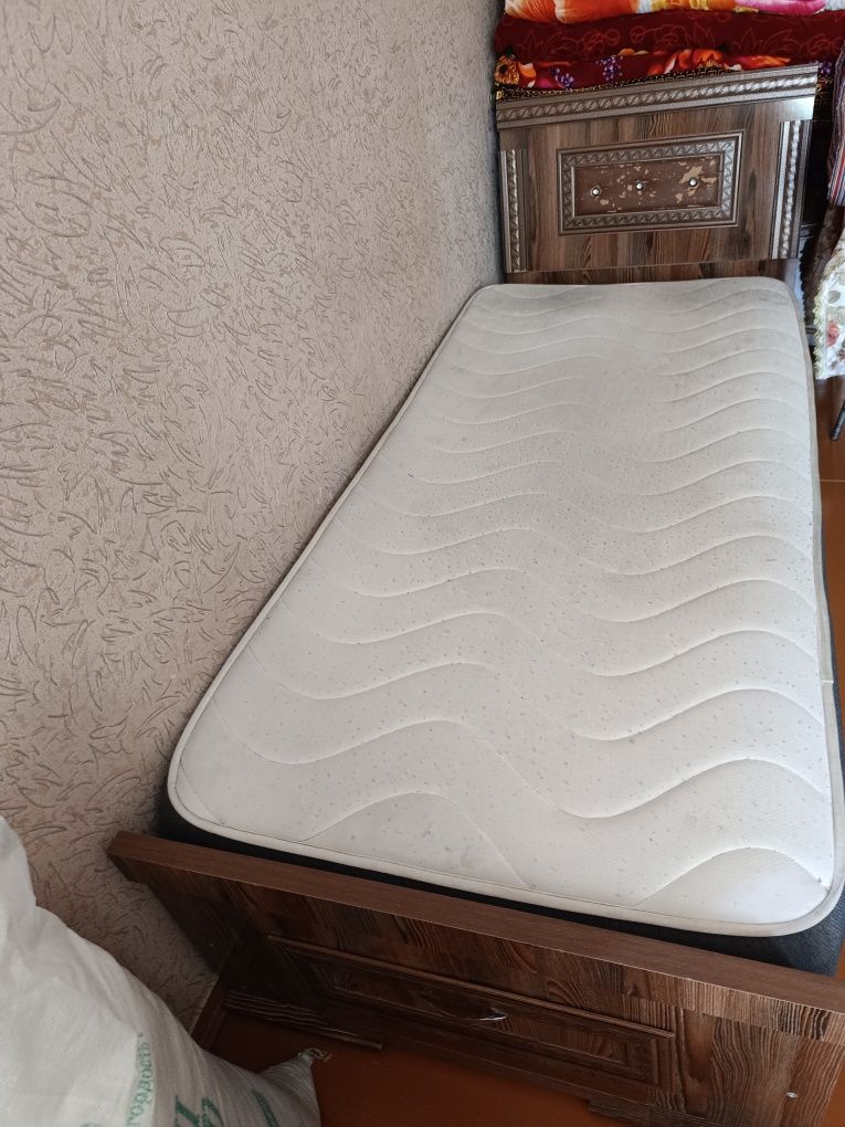 Продается две одинаковых кровати