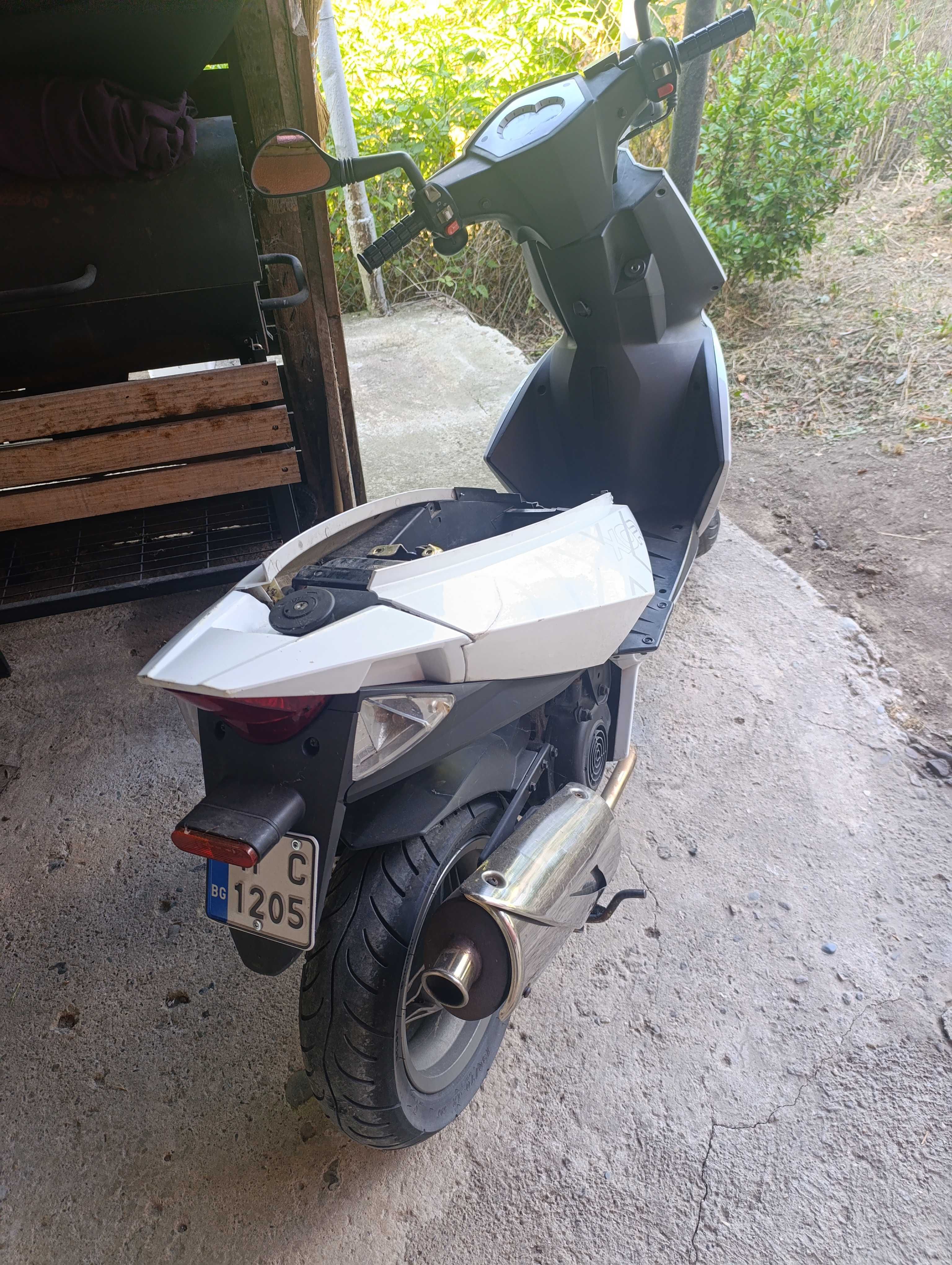 Скутер 50 кубика