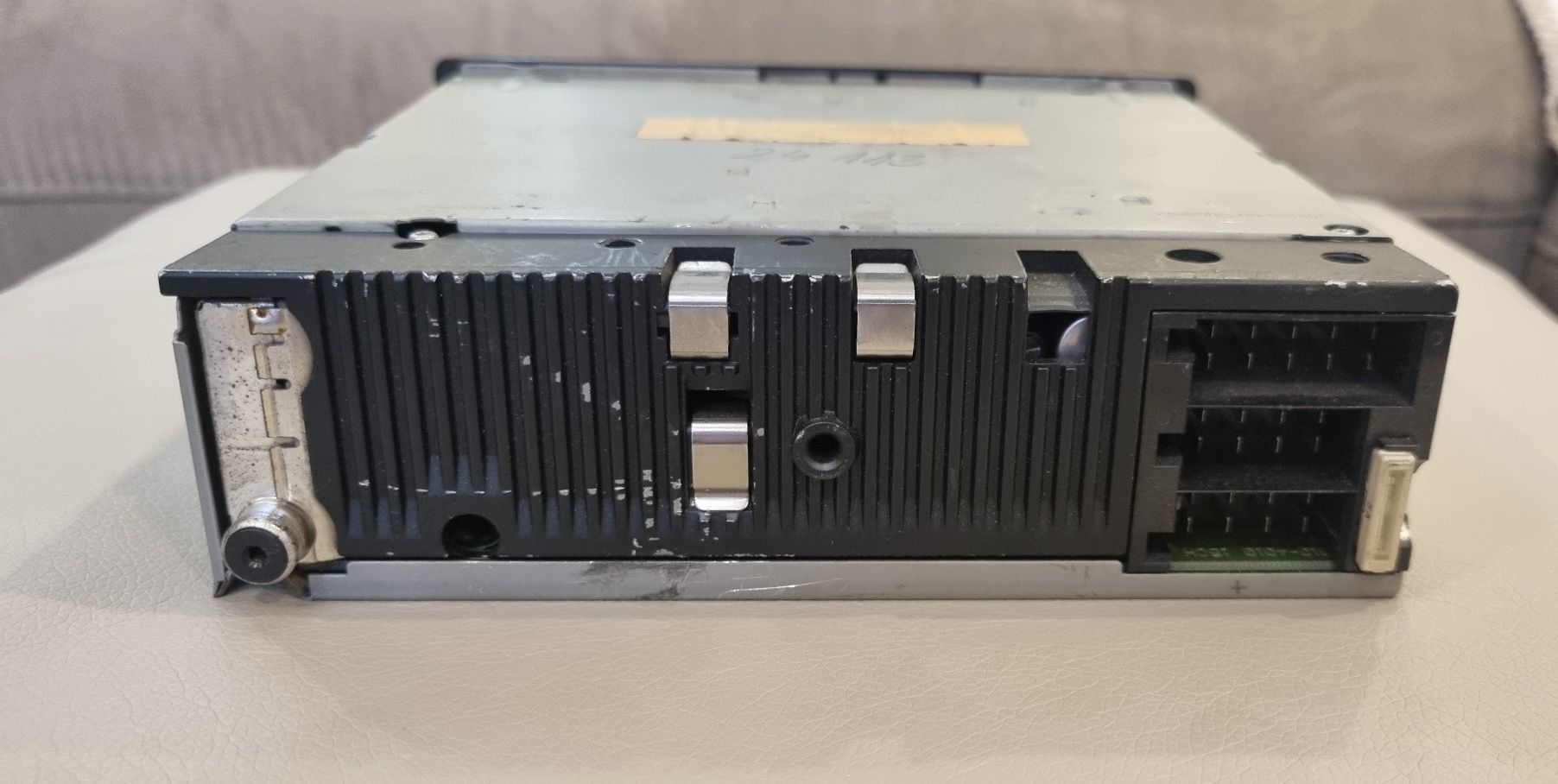 Radio casetofon mercedes basic becker 24 volti camioane tiruri