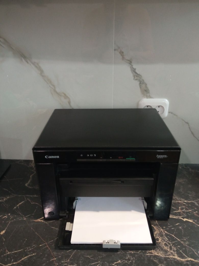 Принтер, копир, сканер 3в1 МФУ Canon 3010