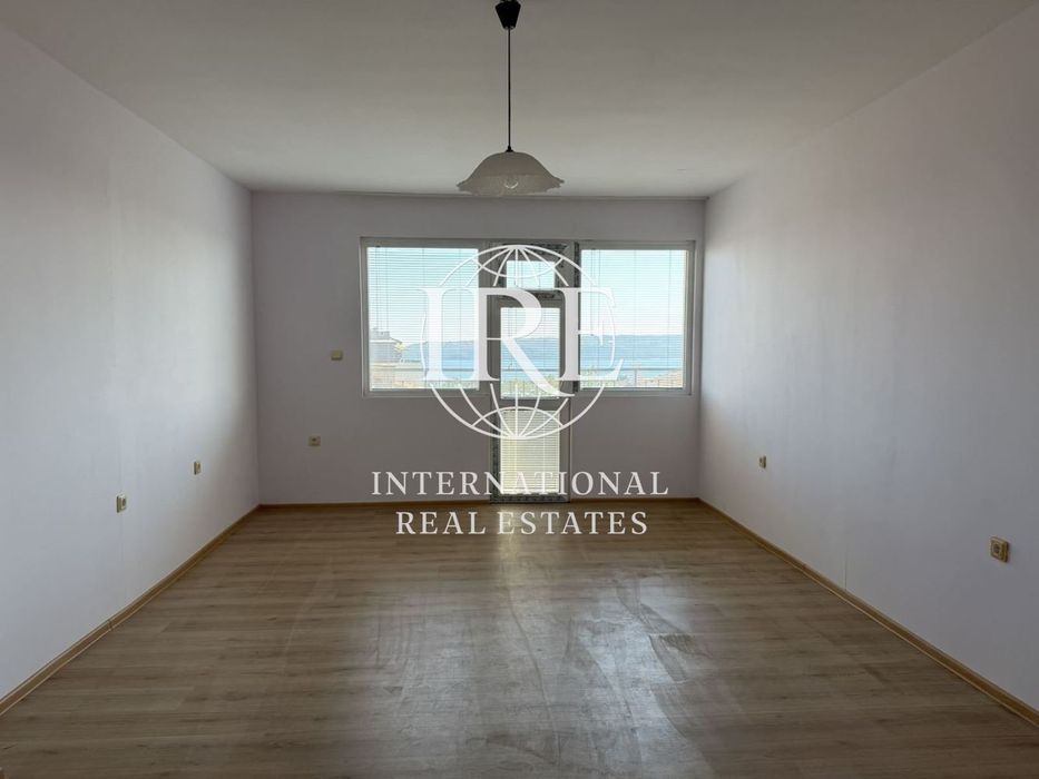 Продава се Двустаен апартамент в Варна, Бриз - 95 кв.м за 1990 €/кв.м - Снимка #3