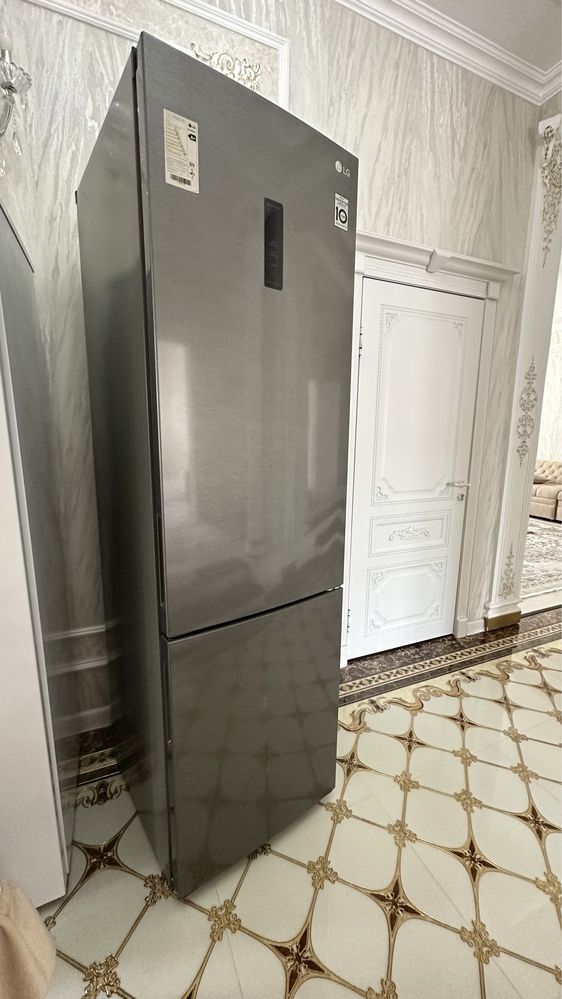 Холодильник LG в отличном состоянии