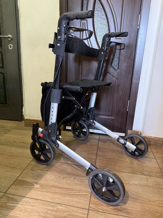 Cadru rollator ajutor deplasare batrani dizabilitati (ca nou)