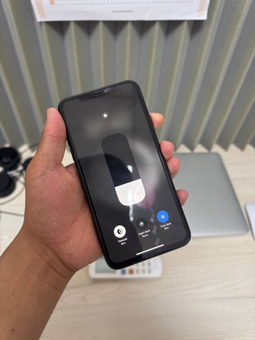 Iphone 11 pro max zudlik bilan sotiladi