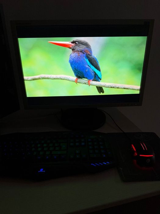 Unitate+Monitor Full HD Samsung Windows7 si Office cu licrnta