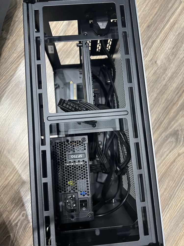 lian li a4 h2o + corsair sf750